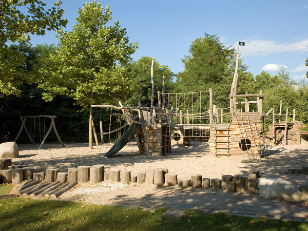 Schwarzwaldbad Bühl Bildnachweis: Mit freundlicher Genehmigung der Bühler Sportstätten GmbH Schwarzwaldbad Bühl Bildnachweis: Mit freundlicher Genehmigung der Bühler Sportstätten GmbH