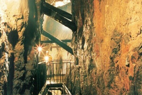 Bildnachweis: Mit freundlicher Genehmigung des Bergwerk Frischglück in Neuenbürg Bildnachweis: Mit freundlicher Genehmigung des Bergwerk Frischglück in Neuenbürg